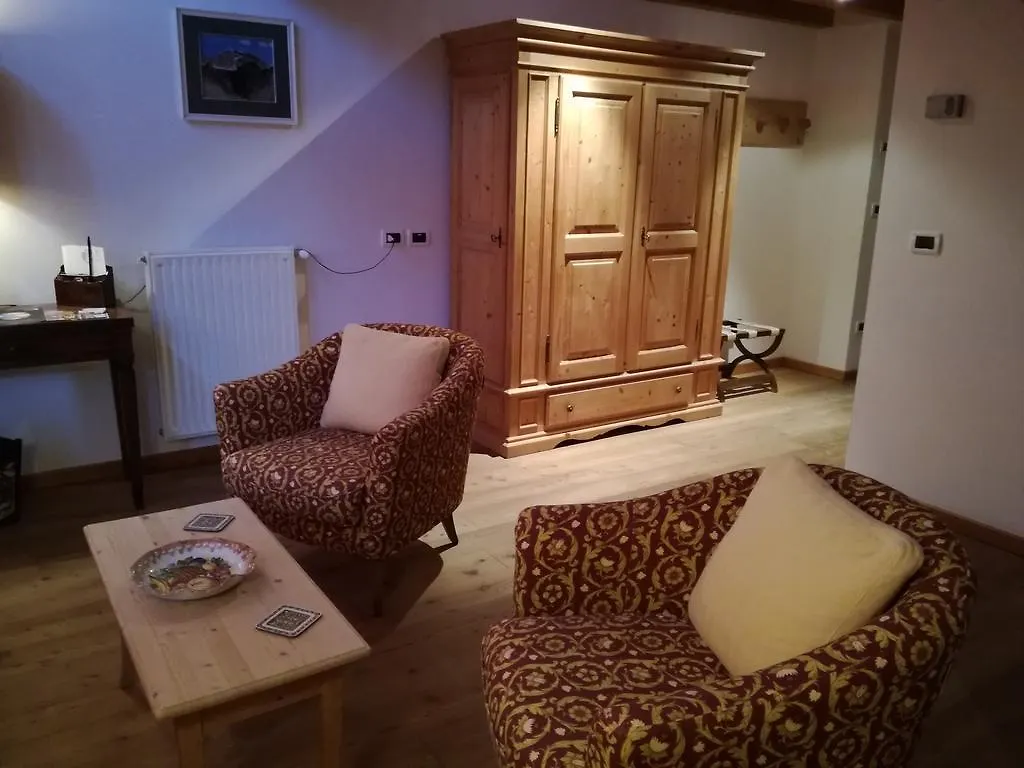 Hotel Ca' Del Bosco Сельва-ди-Кадоре 3*,